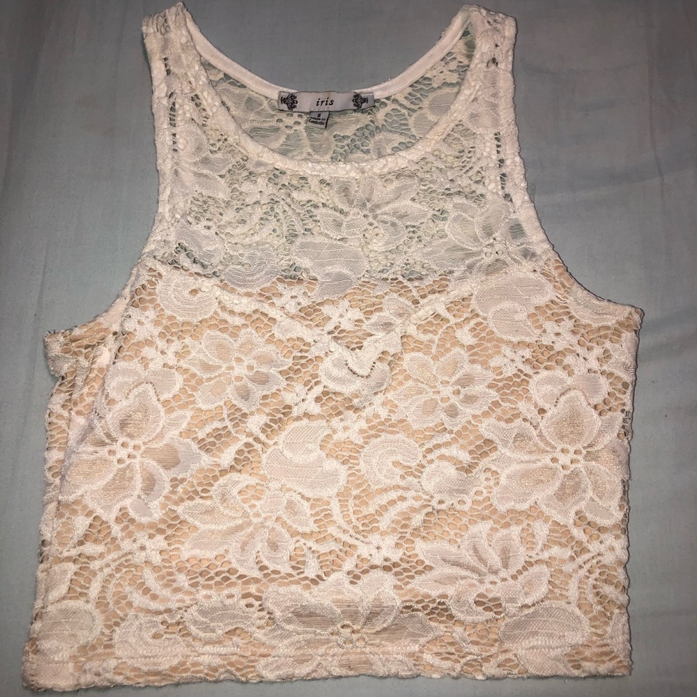 LACE CROPPED TOP